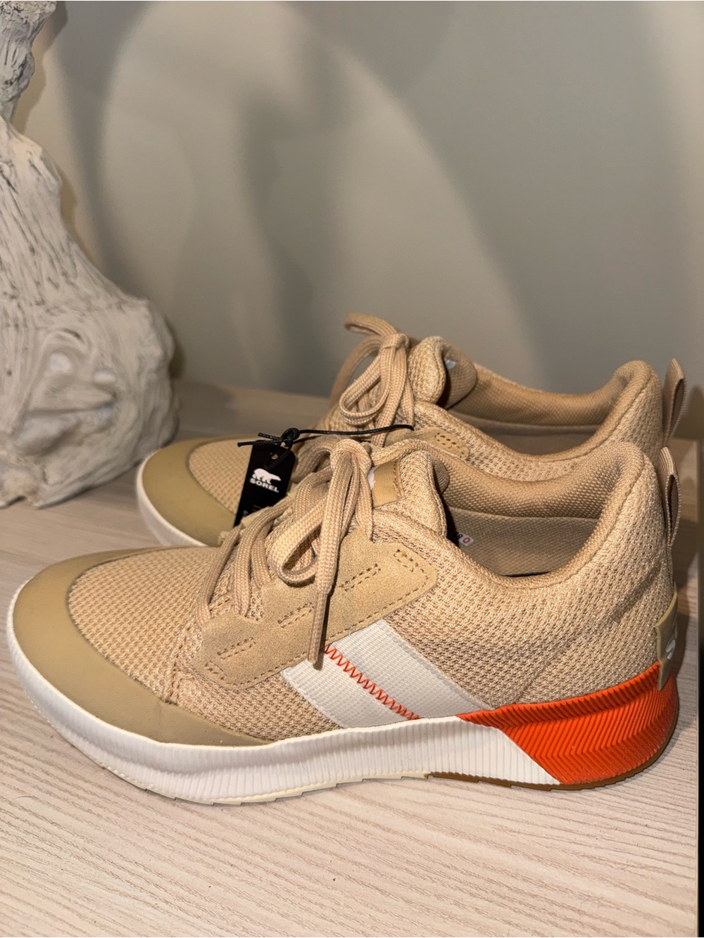 NWT 7.5 Sorel Women's Tan and Orange Athletic Sneakers - Picture 4 of 7
